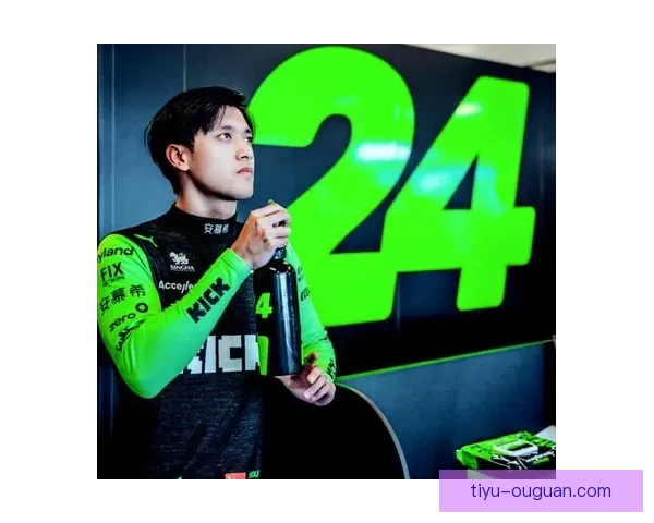 周冠宇与周杰伦墨尔本再聚首 共迎F1揭幕战